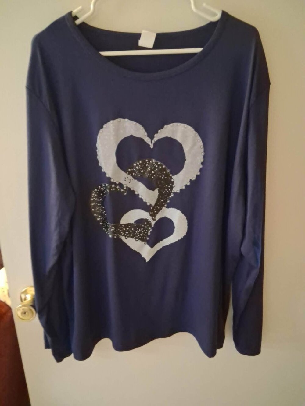 woman's navy top with hearts long sleeves 4X NEW